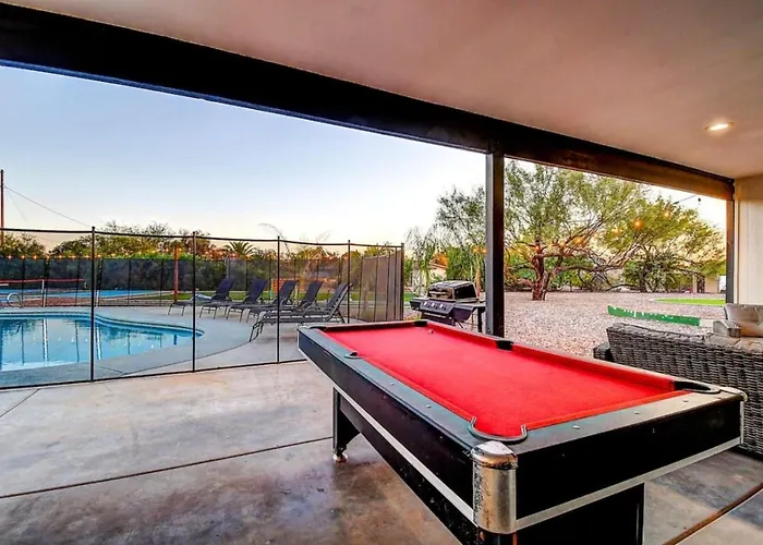 6 Bedrooms Sport Court Hot Tub Holiday home *