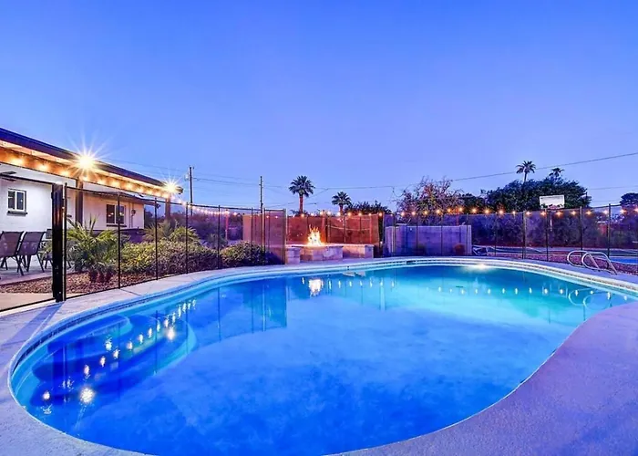 6 Bedrooms Sport Court Hot Tub Scottsdale