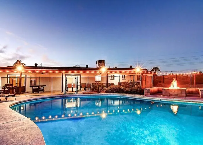 6 Bedrooms Sport Court Hot Tub Holiday home Scottsdale